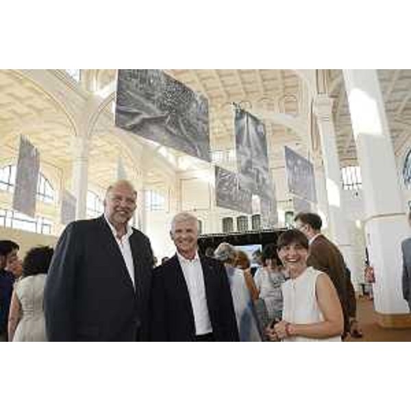 Roberto Cosolini (Sindaco Trieste), Andrea Illy (Presidente e amministratore delegato illycaffè S.p.A.) e Debora Serracchiani (Presidente Regione Friuli Venezia Giulia) all'inaugurazione della mostra "Il gusto di una città. Trieste capitale del Caffè", al Salone degli Incanti - Trieste 21/07/2015