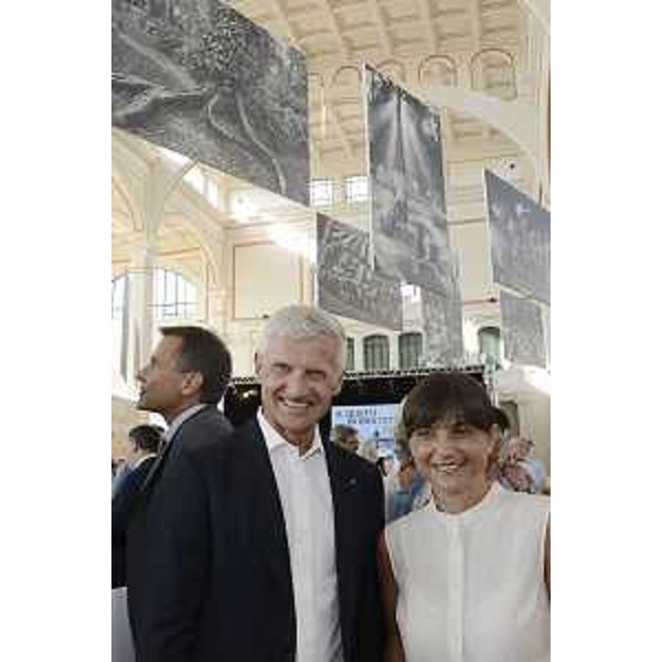 Andrea Illy (Presidente e amministratore delegato illycaffè S.p.A.) e Debora Serracchiani (Presidente Regione Friuli Venezia Giulia) all'inaugurazione della mostra "Il gusto di una città. Trieste capitale del Caffè", al Salone degli Incanti - Trieste 21/07/201