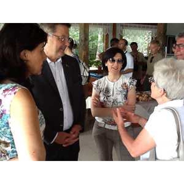 Mariagrazia Santoro (Assessore regionale Pianificazione territoriale), Enrico Gherghetta (Presidente Provincia Gorizia), Sara Vito (Assessore regionale Ambiente) e Pia Bucella (Direttore Direzione Generale Ambiente Commissione Europea) visitano la Riserva naturale dell'Isola della Cona - Staranzano 27/07/2015