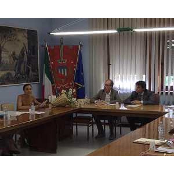 Gianni Torrenti (Assessore regionale Cultura) e Ottorino Faleschini (Sindaco Paularo) alla Giornata degli Ecomusei del Friuli Venezia Giulia, nella Sala consiliare del Municipio - Paularo 25/07/2015