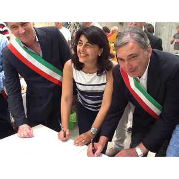 Mariagrazia Santoro (Assessore regionale Pianificazione territoriale) alla cerimonia per la sigla di tre Accordi finalizzati all'elaborazione del Piano Paesaggistico Regionale (PPR), tra Regione FVG e 11 Amministrazioni municipali del Medio e Basso Friuli - Ariis di Rivignano 25/07/2015