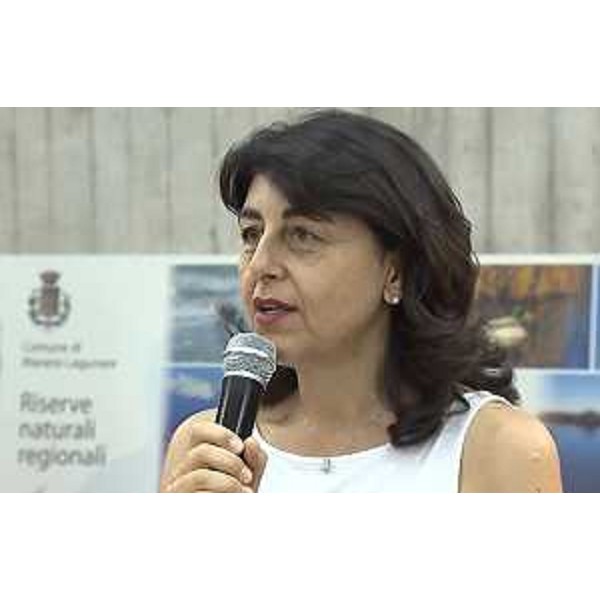 Mariagrazia Santoro (Assessore regionale Pianificazione territoriale) alla cerimonia per la sigla di tre Accordi finalizzati all'elaborazione del Piano Paesaggistico Regionale (PPR), tra Regione FVG e 11 Amministrazioni municipali del Medio e Basso Friuli - Rivignano 25/07/2015