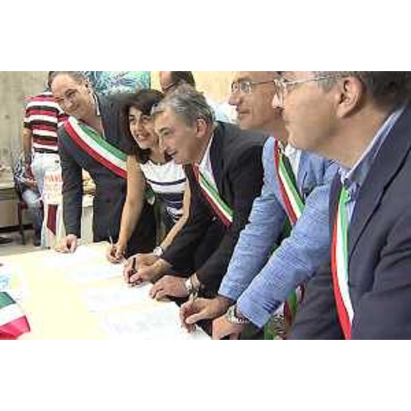 Mariagrazia Santoro (Assessore regionale Pianificazione territoriale) alla cerimonia per la sigla di tre Accordi finalizzati all'elaborazione del Piano Paesaggistico Regionale (PPR), tra Regione FVG e 11 Amministrazioni municipali del Medio e Basso Friuli - Rivignano 25/07/2015