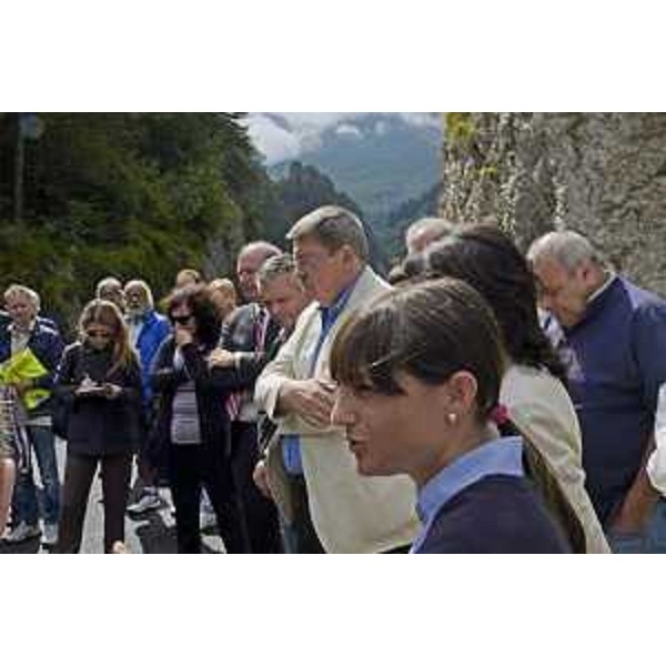Debora Serracchiani (Presidente Regione Friuli Venezia Giulia) all'inaugurazione dei lavori di sopraelevazione di un tratto di 750 metri della strada regionale 251 della Val di Zoldo e Valcellina - Barcis 27/07/2015
