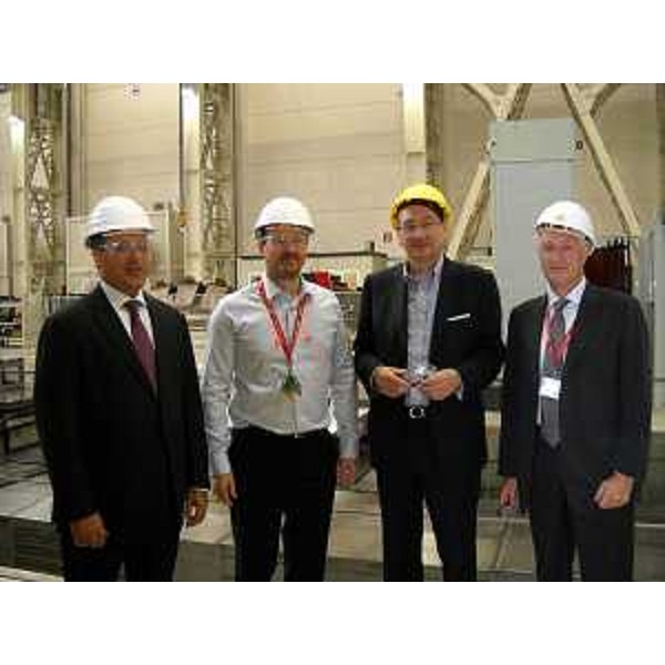 Richard Gabbianelli (Presidente Mangiarotti), Josselin Gillot (Direttore generale Mangiarotti), Sergio Bolzonello (Vicepresidente Regione FVG e assessore Attività produttive) e Andrea Oddi (Consulente Mangiarotti) nello stabilimento della Mangiarotti S.p.A. - Monfalcone 27/07/2015