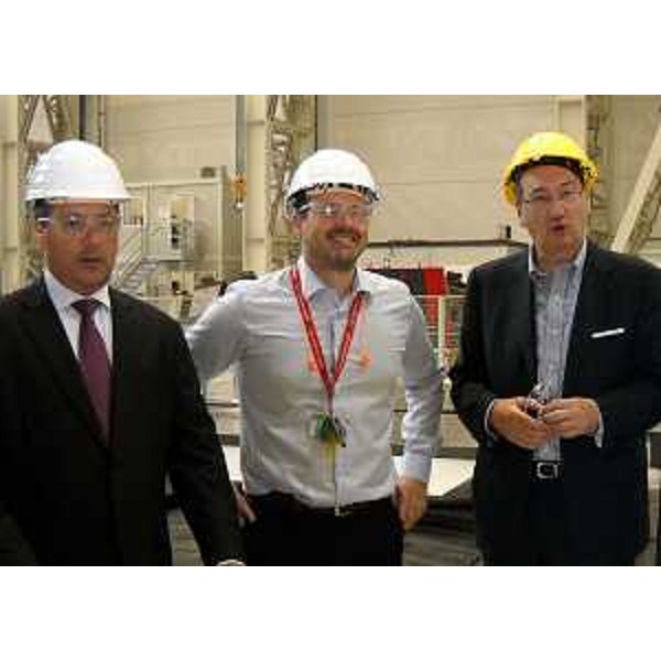 Richard Gabbianelli (Presidente Mangiarotti), Josselin Gillot (Direttore generale Mangiarotti) e Sergio Bolzonello (Vicepresidente Regione FVG e assessore Attività produttive) nello stabilimento della Mangiarotti S.p.A. - Monfalcone 27/07/2015