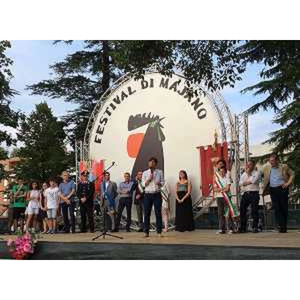 Debora Serracchiani (Presidente Regione Friuli Venezia Giulia) e Sergio Bolzonello (Vicepresidente Regione FVG e assessore Attività produttive) all'inaugurazione del 55° Festival di Majano - Majano 24/07/2015