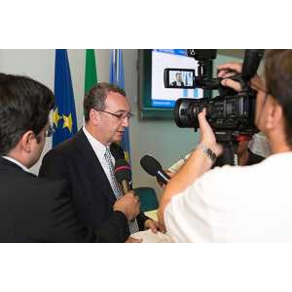 Sergio Bolzonello (Vicepresidente Regione FVG e assessore Attività produttive) al termine della conferenza stampa sui dati di spesa del Programma Operativo Regionale del Fondo Europeo di Sviluppo Regionale (POR FESR) 2007-2013 - Udine 17/07/2015