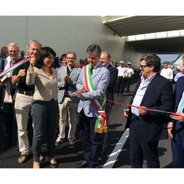 Mariagrazia Santoro (Assessore regionale Infrastrutture e Mobilità) all'inaugurazione dei lavori del II lotto della Variante alla strada regionale 352 "di Grado" - Cervignano del Friuli 28/07/2015