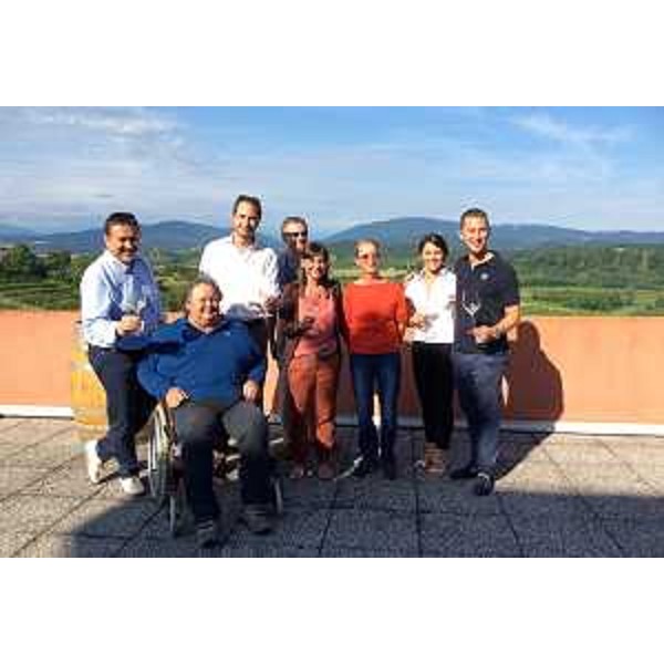 Debora Serracchiani (Presidente Regione Friuli Venezia Giulia) e Cristiano Shaurli (Assessore regionale Risorse agricole e forestali) insieme alla famiglia Specogna, durante la visita all'Azienda vitivinicola Specogna - Corno di Rosazzo 28/07/2015