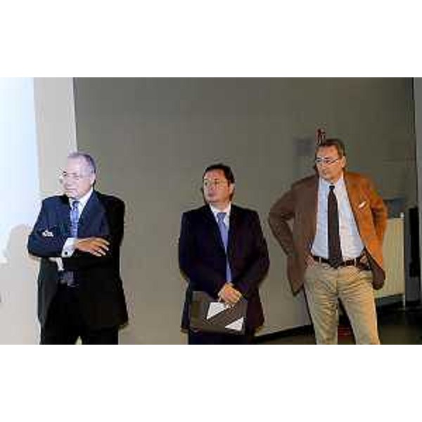 Marco Tullio Petrangelo (Direttore generale TurismoFVG), Claudio Cescutti (Presidente GAL Euroleader) e Sergio Bolzonello (Vicepresidente Regione FVG e assessore Turismo) all'evento #visioncarnia, organizzato dal GAL Euroleader della Carnia nell'Auditorium dell'Istituto comprensivo - Paularo 29/07/2015 (Foto Ulderica Da Pozzo)