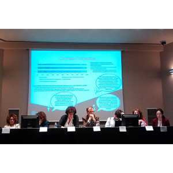 Loredana Panariti (Assessore regionale Lavoro, Formazione e Politiche giovanili) alla conferenza stampa "Giovani e lavoro. Motivazioni e caratteristiche del fenomeno NEET nel contesto triestino a partire dall'esperienza dei partecipanti al Progetto Garanzia Giovani FVG" - Trieste 30/07/2015 (Foto Provincia Trieste)