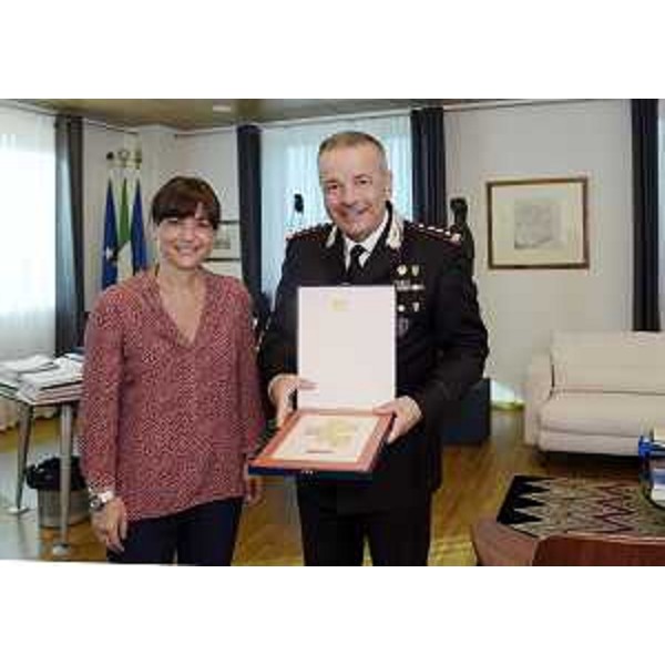 Debora Serracchiani (Presidente Regione Friuli Venezia Giulia) e Carmine Adinolfi (Comandante interregionale Carabinieri, generale di Corpo d'Armata) - Udine 03/08/2015