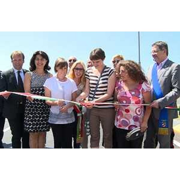 Mariagrazia Santoro (Assessore regionale Infrastrutture e Lavori pubblici) all'inaugurazione della rotatoria lungo la strada statale 14 "della Venezia Giulia", in località Pieris - San Canzian d'Isonzo 03/08/2015