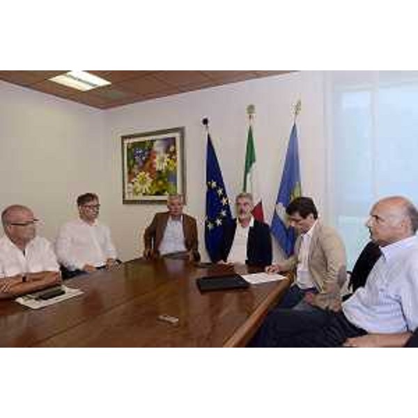 Paolo Panontin (Assessore regionale Autonomie locali e Coordinamento Riforme) alla presentazione ufficiale delle firme per l'avvio dell'iter legislativo per la fusione dei Comuni di Monfalcone, Ronchi dei Legionari e Staranzano - Udine 05/08/2015