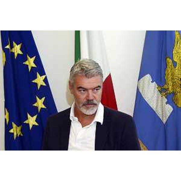 Paolo Panontin (Assessore regionale Autonomie locali e Coordinamento Riforme) alla presentazione ufficiale delle firme per l'avvio dell'iter legislativo per la fusione dei Comuni di Monfalcone, Ronchi dei Legionari e Staranzano - Udine 05/08/2015