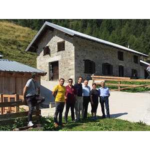 Enzo Marsilio (consigliere reginoale), Franco Iacop (presidente Consiglio regionale), Cristiano Shaurli ((assessore regionale risorse agricole e forestali), Coriglio Zanier (sindaco Socchieve) e Lino Not (commissario Comunità Montana Carnia) – Malga Monte Riu, Socchieve 12/08/2015