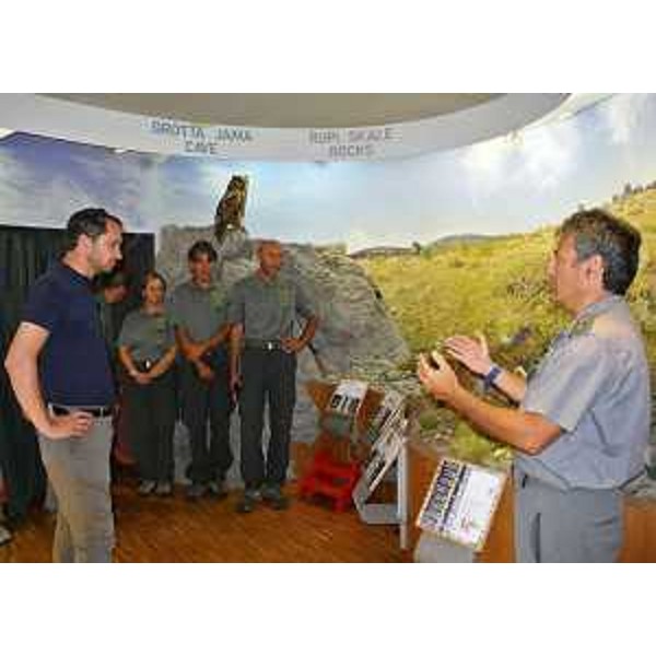 Cristiano Shaurli (assessore regionale Risorse agricole e forestali) e Diego Masiello (coordinatore Centro didattico naturalistico Basovizza) - Trieste, Centro didattico naturalistico di Basovizza 14/08/2015