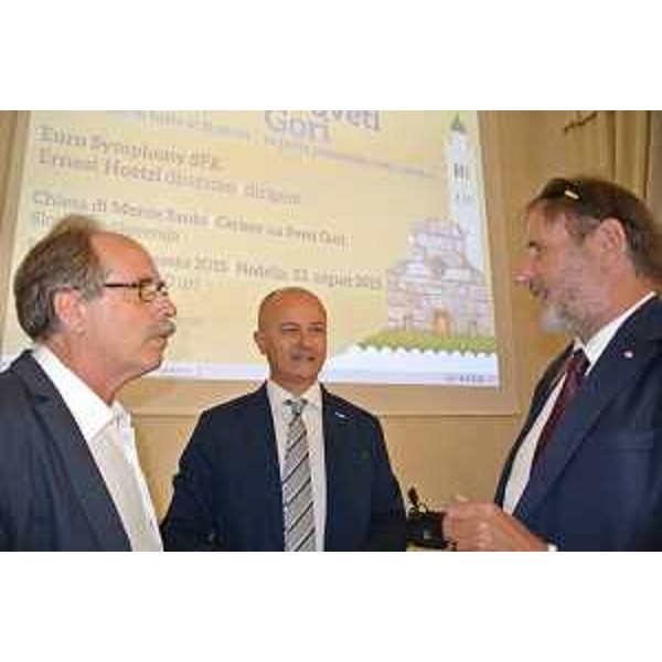 Gianni Torrenti (assessore regionale Cultura), Franco Calabretto (direttore artistico Mittelfest) e Ernest Hoetzl (direttore d’orchestra, musicologo e docente all’Università di Graz) - Trieste 20/08/2015