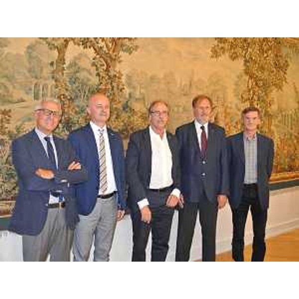 Giuliano Giubilei (presidente Associazione Festival delle Nazioni), Franco Calabretto (direttore artistico Mittelfest), Gianni Torrenti (assessore regionale Cultura), Ernest Hoetzl (direttore d’orchestra, musicologo e docente all’Università di Graz), Federico Rossi (presidente Associazione Mittelfest) – Trieste 20/08/2015