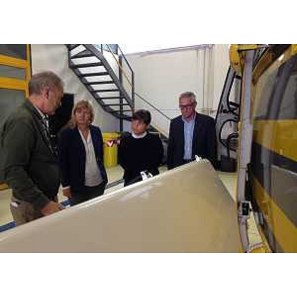Isabella De Monte (Parlamentare europea) e Debora Serracchiani (Presidente Regione Friuli Venezia Giulia) durante la visita alla Helica S.r.l. - Amaro 24/08/2015