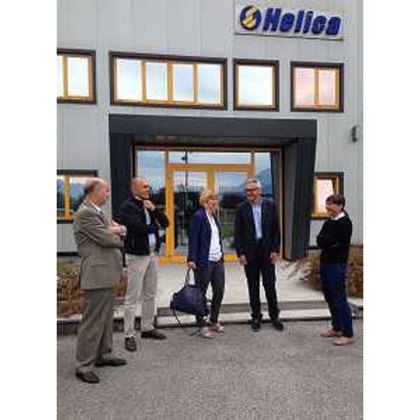 Isabella De Monte (Parlamentare europea) e Debora Serracchiani (Presidente Regione Friuli Venezia Giulia) durante la visita alla Helica S.r.l. - Amaro 24/08/2015