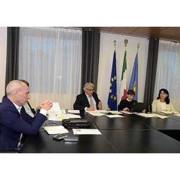 Pietro Del Fabbro (Presidente Friulia S.p.A.), Debora Serracchiani (Presidente Regione Friuli Venezia Giulia) e Mariagrazia Santoro (Assessore regionale Infrastrutture) all'incontro con i soci pubblici di Autovie Venete S.p.A. - Udine 24/08/2015