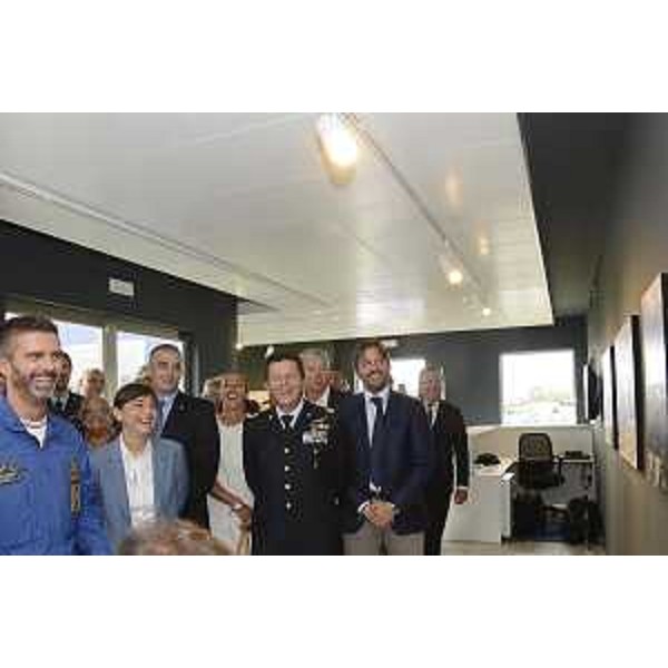 Jan Slangen [Comandante Pattuglia Acrobatica Nazionale (PAN) Frecce Tricolori], Debora Serracchiani (Presidente Regione Friuli Venezia Giulia) e Maurizio Lodovisi (Comandante Squadra Aerea) all'inaugurazione dell'area museale dedicata alla Pattuglia Acrobatica Nazionale (PAN) "Frecce Tricolori" - Base Aerea Militare di Rivolto 25/08/2015