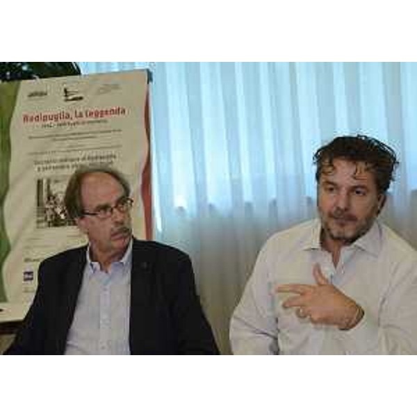 Gianni Torrenti (Assessore regionale Cultura) e Marco Somadossi (Direttore Formazione bandistica giovanile) alla presentazione del concerto commemorativo "Redipuglia, la leggenda. 1914-1918 Suoni di memoria" - Udine 26/08/2015