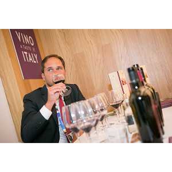 Cristiano Shaurli (Assessore regionale Risorse agricole e forestali) all'appuntamento sulla filiera lunga del vino, organizzato dall'ERSA FVG, nel Padiglione Vino A Taste of Italy, a EXPO 2015 - Milano 26/08/2015