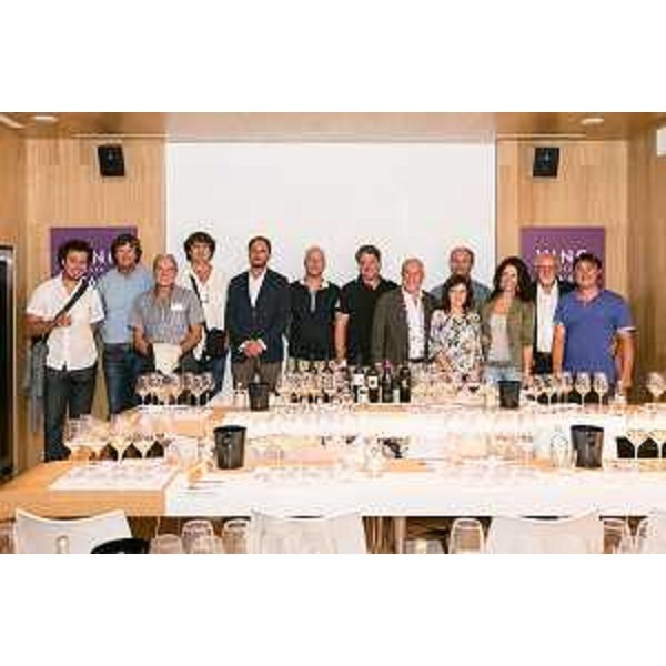 Cristiano Shaurli (Assessore regionale Risorse agricole e forestali), con produttori dei vini in degustazione, alla presentazione del Vitovska e di altri vini del Carso, nella Sala Convivium del Padiglione Vino a EXPO 2015 - Milano 27/08/2015