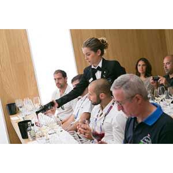 Degustazione del Vitovska e di altri vini del Carso, nella Sala Convivium del Padiglione Vino a EXPO 2015 - Milano 27/08/2015