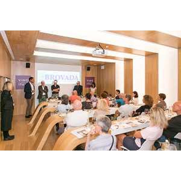 Cristiano Shaurli (Assessore regionale Risorse agricole e forestali) alla presentazione della Brovada DOP e del Formaggio Latteria stagionato alla Vinaccia, nella Sala Convivium del Padiglione Vino a EXPO 2015 - Milano 27/08/2015