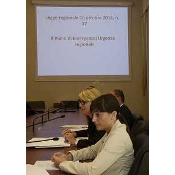 Maria Sandra Telesca (Assessore regionale Salute) e Debora Serracchiani (Presidente Regione Friuli Venezia Giulia) alla conferenza stampa d'illustrazione del Piano di Emergenza / Urgenza della Regione FVG - Trieste 28/08/2015