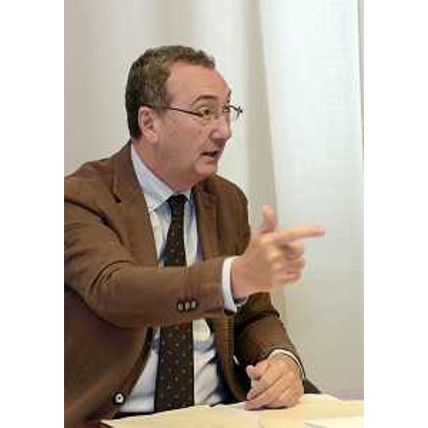Sergio Bolzonello (Vicepresidente Regione FVG e assessore Attività produttive, Cooperazione e Turismo) durante la riunione della Giunta regionale - Trieste 28/08/2015
