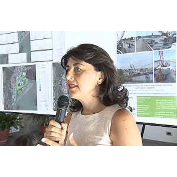 Mariagrazia Santoro (Assessore regionale Pianificazione territoriale) alla cerimonia d'inaugurazione dei lavori di dragaggio dei canali navigabili in Laguna - Marano Lagunare 29/08/2015