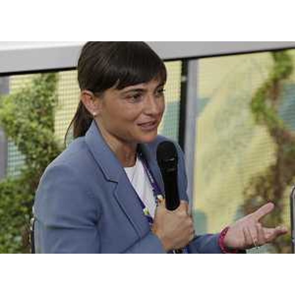 Debora Serracchiani (Presidente Regione Friuli Venezia Giulia) alla "Giornata del Coniglio", nel Padiglione della Coldiretti "No Farmers No Party" a EXPO 2015 - Milano 26/08/2015 (Foto Coldiretti FVG)
