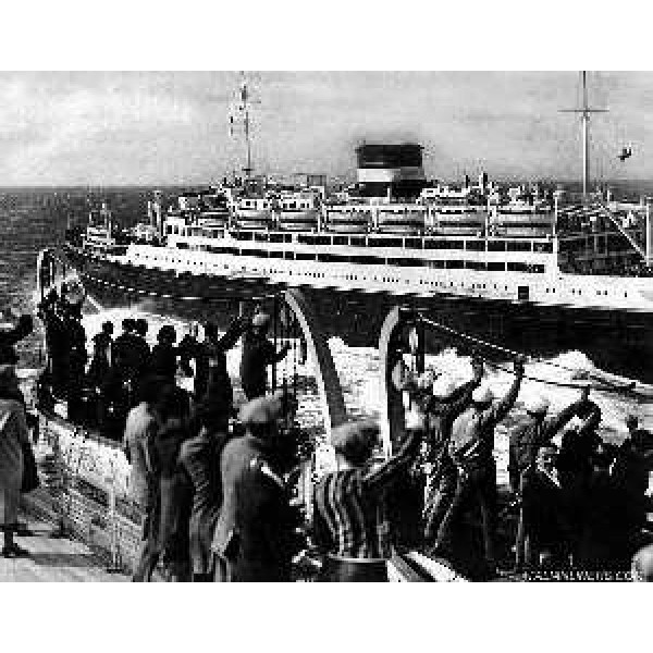 Viaggio inaugurale di Saturnia e Vulcania. Una delle foto della mostra "Saturnia e Vulcania: motonavi da record" visitabile a Monfalcone, alla Galleria d'Arte Contemporanea dal 4 al 20 settembre 2015 (Foto Italian Liners)