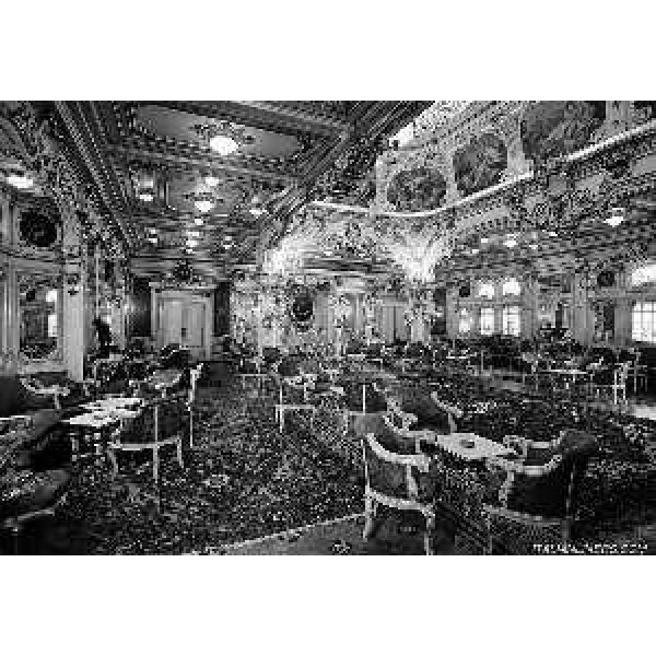 Salone della Saturnia. Una delle foto della mostra "Saturnia e Vulcania: motonavi da record" visitabile a Monfalcone, alla Galleria d'Arte Contemporanea dal 4 al 20 settembre 2015 (Foto Italian Liners)