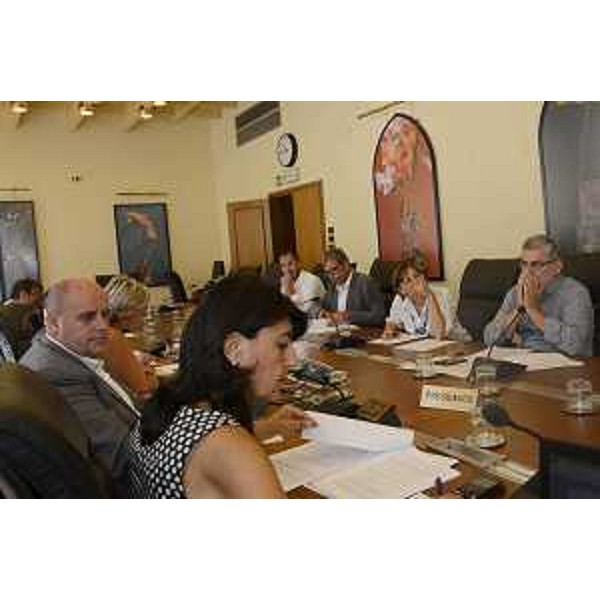 Vittorino Boem (Presidente IV Commissione consiliare) e Mariagrazia Santoro (Assessore regionale Infrastrutture, Mobilità, Pianificazione territoriale, Lavori pubblici, Edilizia) in IV Commissione sul disegno di legge in materia di varianti urbanistiche di livello comunale e contenimento del consumo di suolo, in Consiglio regionale - Trieste 01/09/2015