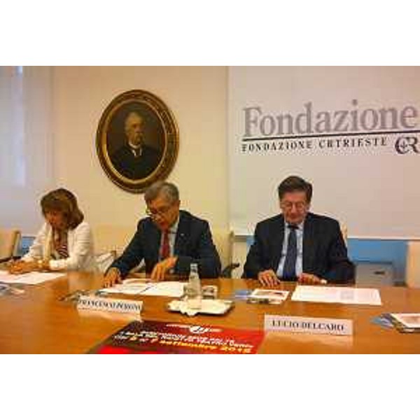 Fedra Florit (Direttore artistico Premio Trio di Trieste), Francesco Peroni (Assessore regionale Finanze) e Lucio Delcaro (Vicepresidente Fondazione CRTrieste) alla presentazione del 16° Concorso internazionale "Premio Trio di Trieste" - Trieste 02/09/2015