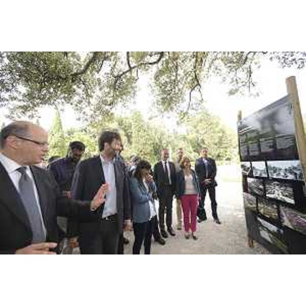 Luca Caburlotto (Sovrintendente Beni storici, artistici, etnoantropologici FVG), Dario Franceschini (Ministro Beni e Attività Culturali e Turismo) e Debora Serracchiani (Presidente Regione Friuli Venezia Giulia) nel Parco del Castello di Miramare - Trieste 02/09/2015
