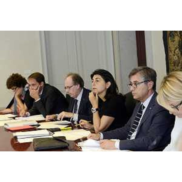 Gli assessori regionali Loredana Panariti (Lavoro, Formazione, Istruzione, Pari Opportunità, Politiche giovanili, Ricerca e Università), Cristiano Shaurli (Risorse agricole e forestali), Gianni Torrenti (Cultura, Sport e Solidarietà), Mariagrazia Santoro (Infrastrutture, Mobilità, Pianificazione territoriale, Lavori pubblici, Edilizia), Francesco Peroni (Finanze, Patrimonio, Coordinamento e Programmazione Politiche economiche e comunitarie) e Maria Sandra Telesca (Salute, Integrazione sociosanitaria, Politiche sociali e Famiglia) durante la riunione della Giunta del FVG - Trieste 04/09/2015