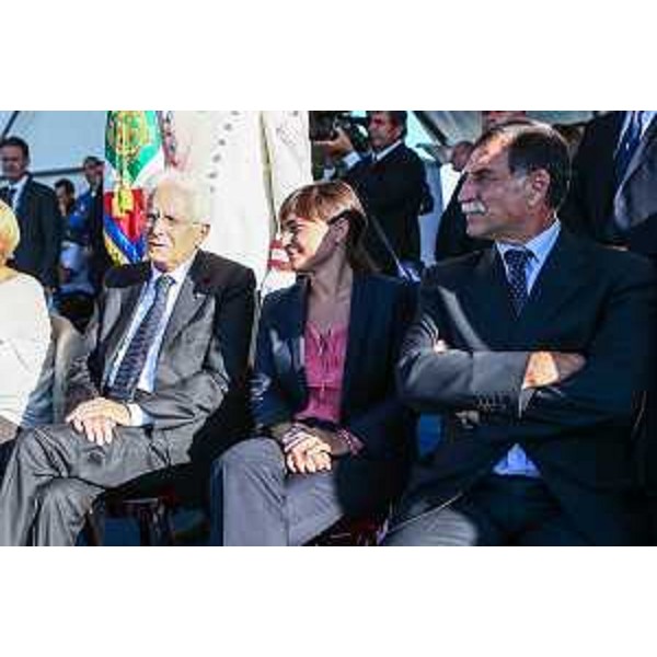 Sergio Mattarella (Presidente Repubblica Italiana), Debora Serracchiani (Presidente Regione Friuli Venezia Giulia) e Domenico Rossi (Sottosegretario Difesa) alla celebrazione del 55° anniversario della Pattuglia Acrobatica Nazionale (PAN) "Frecce Tricolori" - Base Aerea Militare di Rivolto 06/09/2015