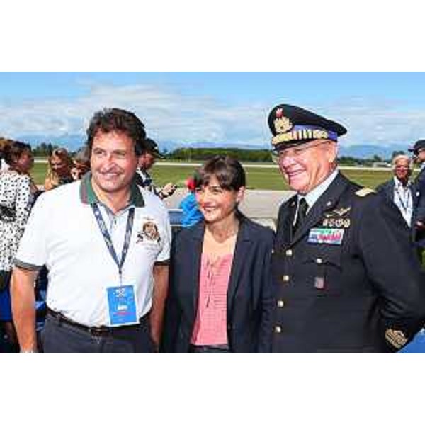Andrea Troncone (Difesa on-line), Debora Serracchiani (Presidente Regione Friuli Venezia Giulia) e Pasquale Preziosa (Capo di Stato Maggiore Aeronautica Militare) alla celebrazione del 55° anniversario della Pattuglia Acrobatica Nazionale (PAN) "Frecce Tricolori" - Base Aerea Militare di Rivolto 06/09/2015