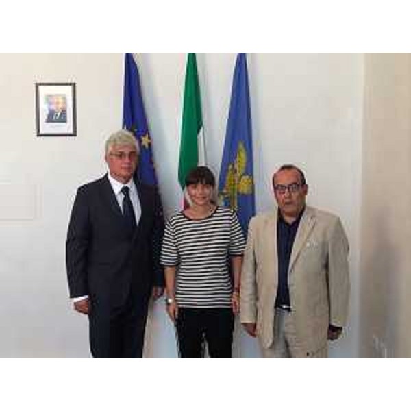 Debora Serracchiani (Presidente Regione Friuli Venezia Giulia) tra Romeo Mattioli e Andrea Svic [Presidente e vicepresidente Associazione Nazionale Mutilati e Invalidi del Lavoro (ANMIL) FVG] - Trieste 05/09/2015