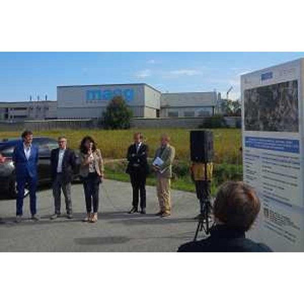 Mariagrazia Santoro (Assessore regionale Infrastrutture, Lavori pubblici) alla cerimonia di consegna dei lavori di realizzazione della variante alla strada provinciale del Livenza a partire dall'incrocio con la strada comunale via Moret di Maron di Brugnera fino alla congiunzione con la strada provinciale 15 del Livenza - Maron di Brugnera 07/09/2015
