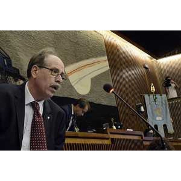Gianni Torrenti (Assessore regionale Cultura, Sport e Solidarietà) nell'Aula del Consiglio regionale - Trieste 10/09/2015