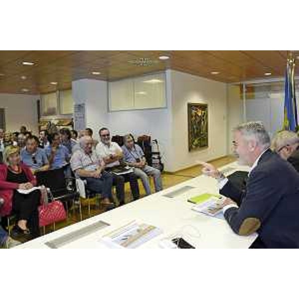 Paolo Panontin (Assessore regionale Autonomie locali e Coordinamento Riforme) al confronto sulla proposta di Riforma in materia di Comparto unico del pubblico impiego regionale e locale con organizzazioni sindacali regionali, ANCI, UPI, UNCEM e delegazione trattante pubblica di comparto - Udine 14/09/2015