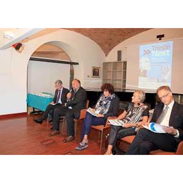 Filiberto Zovico (Direttore Trieste Next), Roberto Cosolini (Sindaco Trieste), Loredana Panariti (Assessore regionale Ricerca e Università), Maria Teresa Bassa Poropat (Presidente Provincia Trieste) e Maurizio Fermeglia (Rettore Università Trieste) alla presentazione della IV edizione di "Trieste Next - Salone europeo della ricerca scientifica - Trieste 25-27 settembre 2015", a Palazzo Gopcevich - Trieste 15/09/2015 (Foto Comune Trieste)